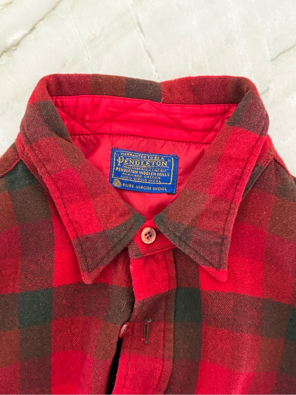 Rare - vintagePendleton Red and Black Plaid Wool Button-Down Shirt men’s